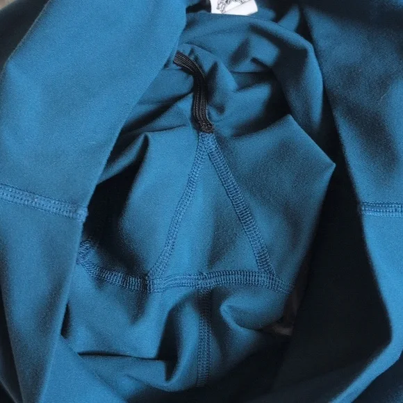 Darc Sport Blue High-Waisted Scrunch Butt Shorts Size Small - Picture 5 of 6